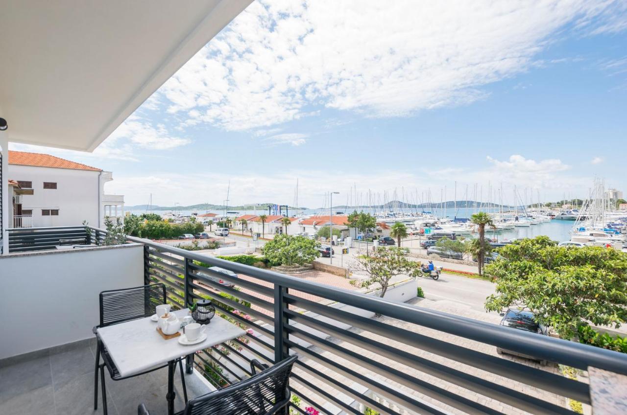 Apartments And Rooms Mare Водице Екстер'єр фото