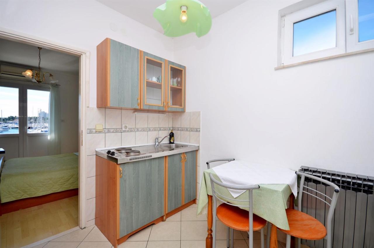Apartments And Rooms Mare Водице Екстер'єр фото