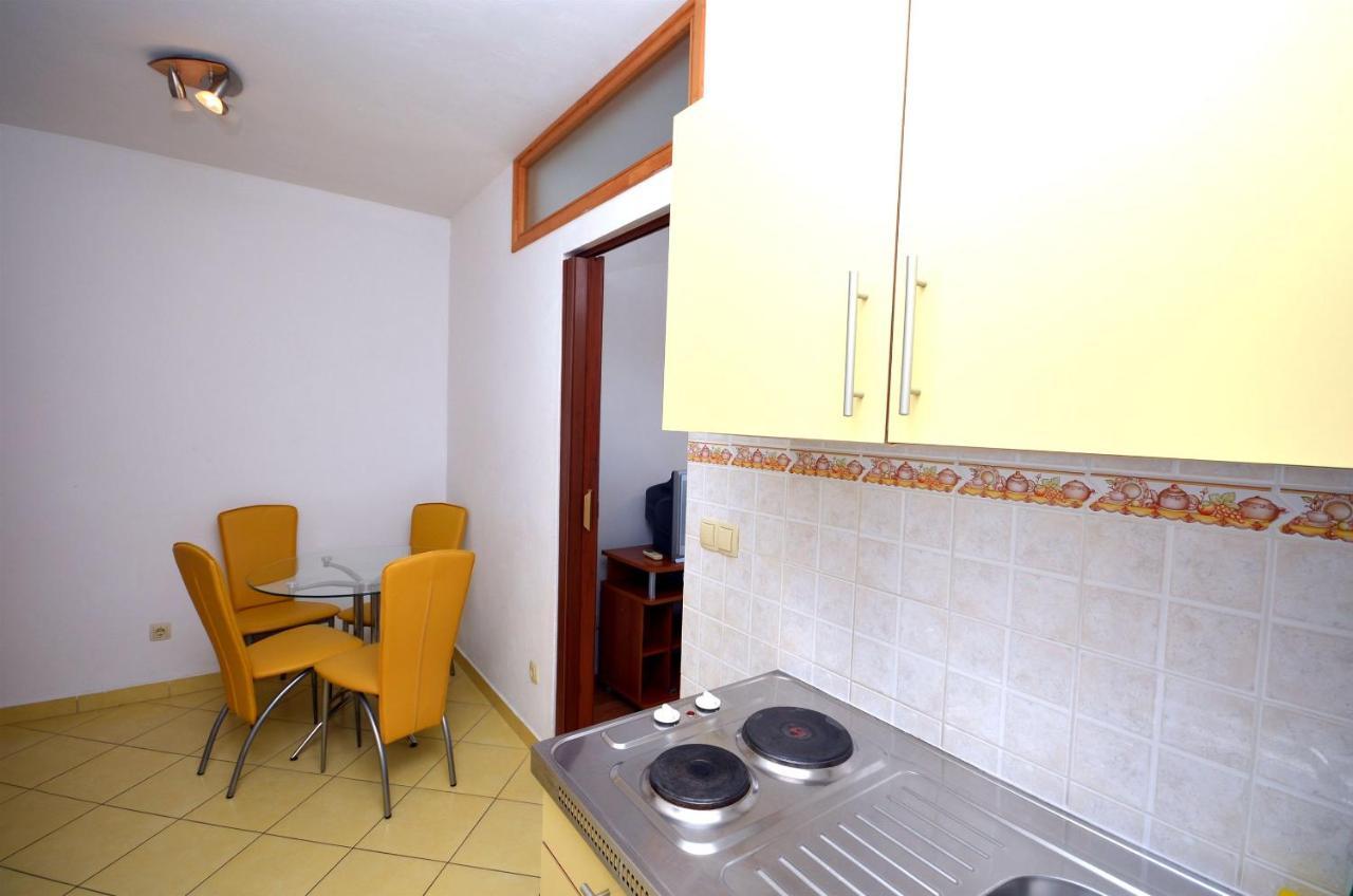 Apartments And Rooms Mare Водице Екстер'єр фото