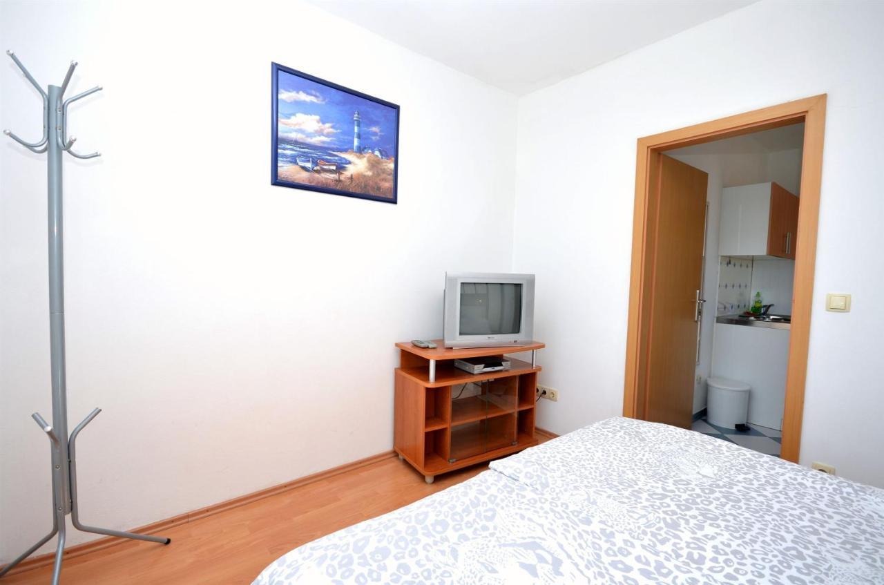 Apartments And Rooms Mare Водице Екстер'єр фото